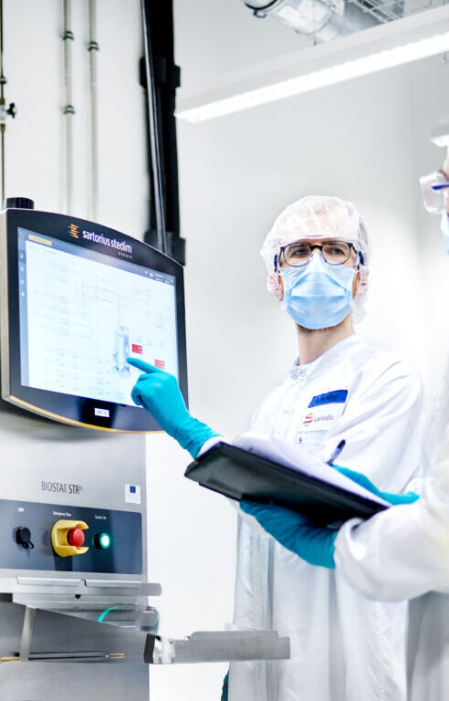 LenioBio manufacturing large bioreactor 01