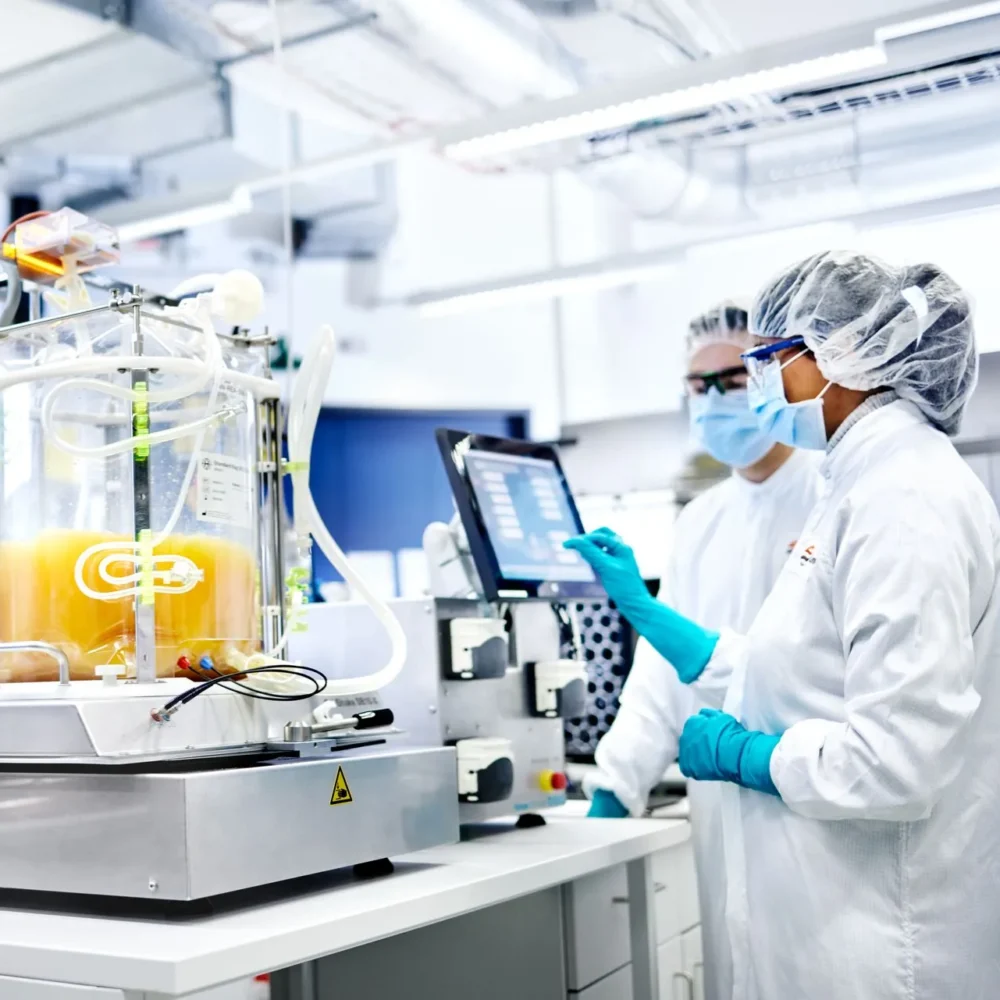 24-01-12_LenioBio_1_3267_sRGB-2880w-aspect-ratio-1000-1000